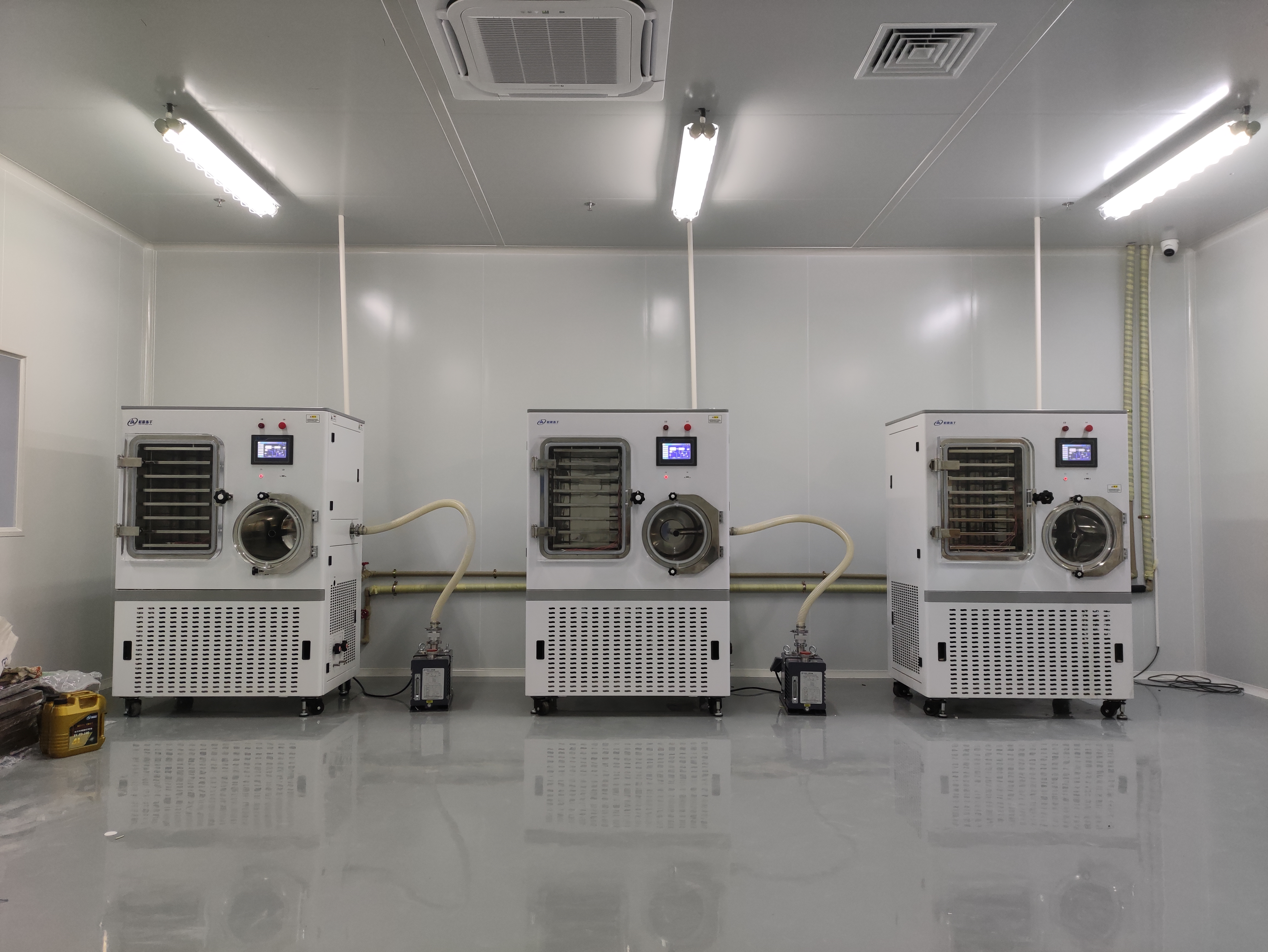 Различия между сублимационной сушилкой с электрическим нагревом и сублимационной сушилкой с масляным нагревом?